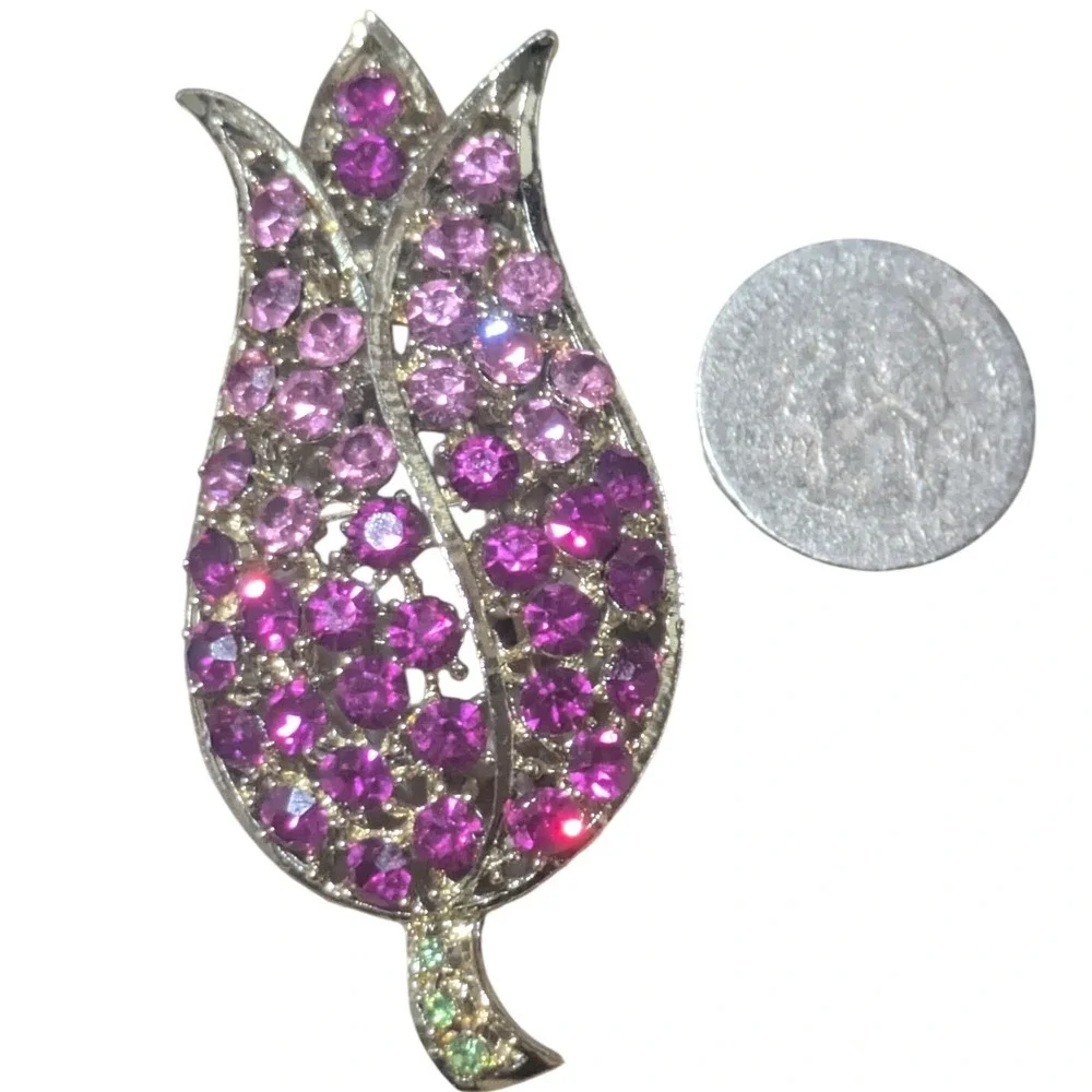 Vintage-Style Pink & Purple Rhinestone Tulip Brooch – Gold Tone Floral Pin